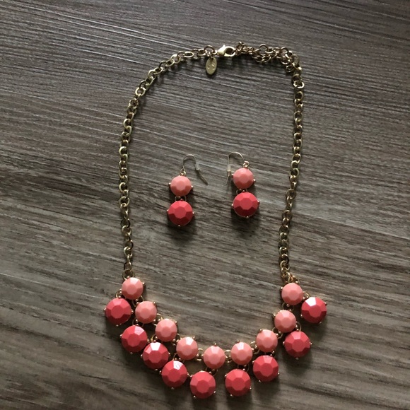 Charming Charlie’s Coral Necklace - Picture 2 of 3